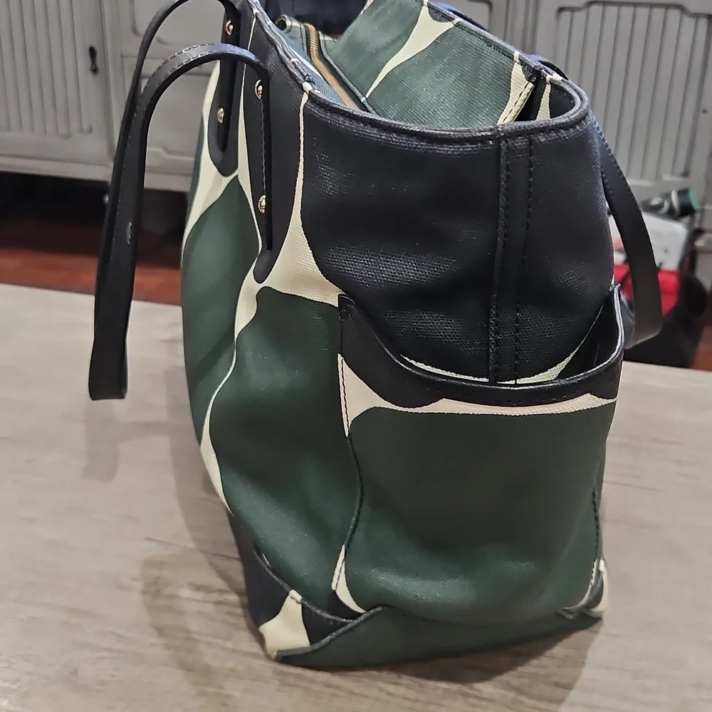 Kate Spade Dark Green & Cream Circle Diaper Tote with changing mat